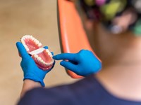 5 señales de que necesita ortodoncia, aunque ya no sea adolescente