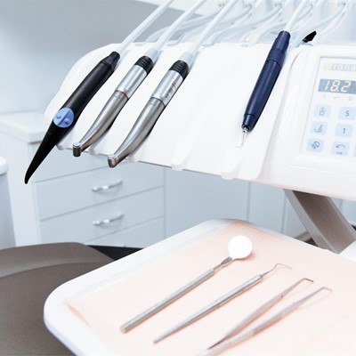¿Cada cuánto tiempo hay que visitar al dentista si tenemos brackets?